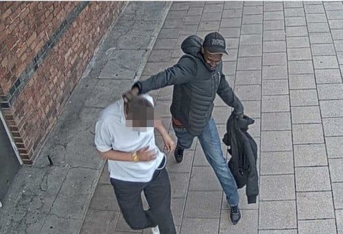 Vuxen man rånade och slog 15-årig pojke 