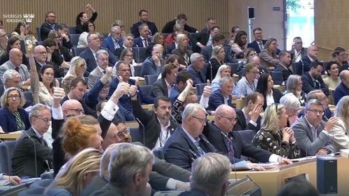 Riksdagen röstar ja – god vandel blir avgörande för uppehållstillstånd