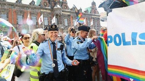 pride-polis.jpg
